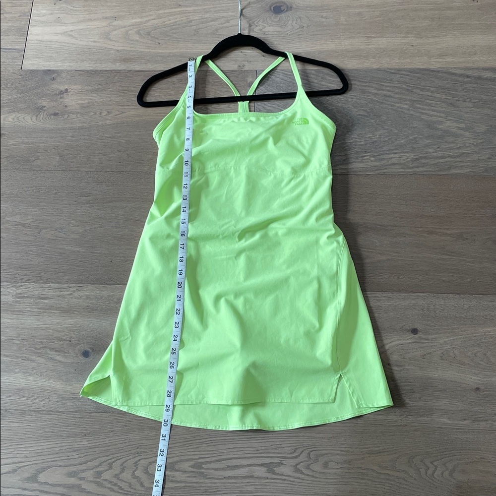 North Face Women's Arque Hike Dress in Sharp Green Built In Shorts Athletic - Picture 11 of 16